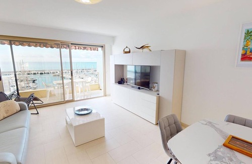 Menton Apartment | Spacious AC 2-room with terraces, garage and Wifi in Menton