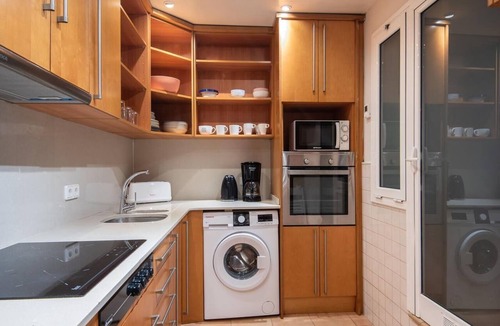 Sant Antoni Apartment | Spacious and comfortable Apt. in the city center