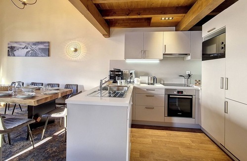 Les Menuires Apartment | Spacious apartment near slopes with sauna and hammam, 10 guests