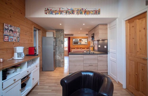 Valmorel Apartment | Spacious apartment in Valmorel, 11 beds, 4 rooms, ski locker