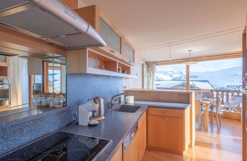 Cognet Apartment | Spacious apartment in Huez with parking for 6 people