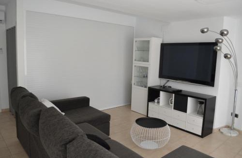 Tarragona Apartment | Spacious Apartment in Tarragona + Pool