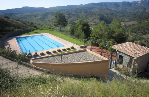 Torroja del Priorat Apartment | Spacious, bright vacation apartment in Priorat Pet-friendly, garden + terrace