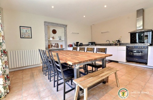 Ruoms House | Spacious, bright gîte, ideal for large families or groups of friends.