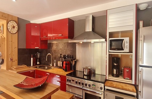 Mont-de-Lans Ski Chalet | Spacious Chalet Near Ski Slopes