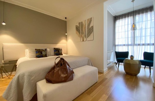 Sant Gervasi Apartment | Spacious Elegant on Avenue Diagonal By MyRentalHost