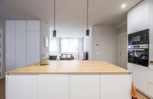 Aravaca House | Spacious Home with Private Garden and Parking