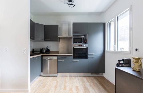 Saint-Lary-Soulan Apartment | Spacious Modern Apartment, Near Slopes, 8 Guests, Parking Included