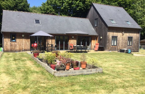 Lancieux House | Spacious Modern Timber Framed House in Quiet Area Close to beaches with Hot tub