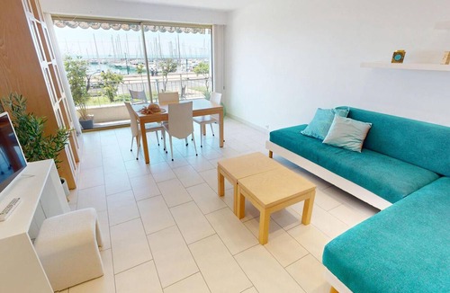 Menton Apartment | Spacious renovated 2P sea-facing with terrace and garage