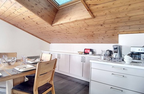 Les Menuires Apartment | Spacious renovated apartment · Close to slopes · Sauna · Hammam