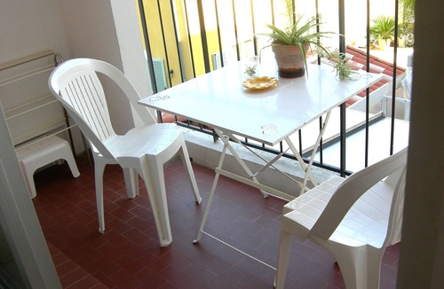 La Madeleine Apartment | Spacious studio and garage 5 minutes' walk from the beach