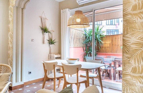 Sant Antoni Apartment | Spacious & sunny Apt w/terrace in the city center