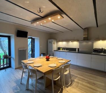 Le Bourg-d'Oisans House | Spacious town house in the center of le Bourg d'Oisans