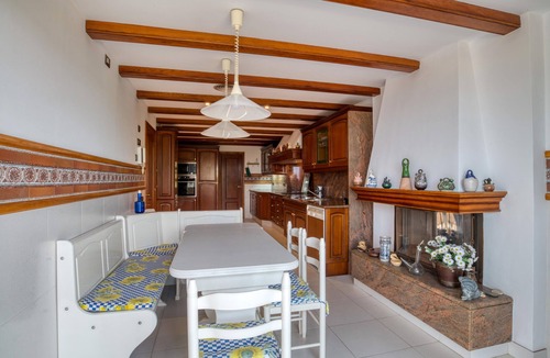 Palamos Apartment | Spaciousness and Comfort: Elegant Seafront Apartment with Terrace in Palamós 🌊✨