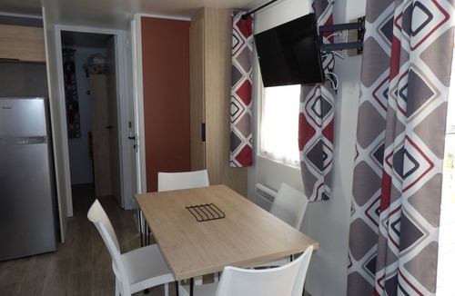 Saint-Cyprien House | St Cyprien Mobile home welcoming terrace swimming pool Linen included