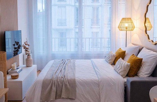 Ternes Apartment | St Honore, Champs Elysees AC by Melvane