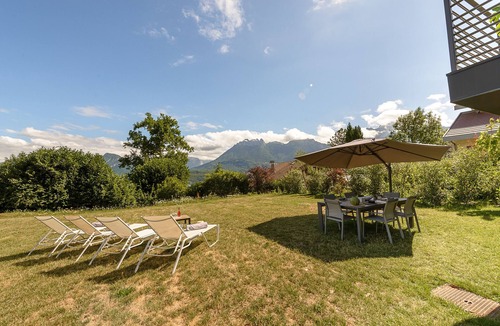Saint-Jorioz Villa | ST JORIOZ - Villa Serenya, lake and mountain views