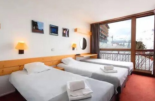 Arc-2000 Hotel | Standard Triple Room 1 Bedroom 3 Adults with view