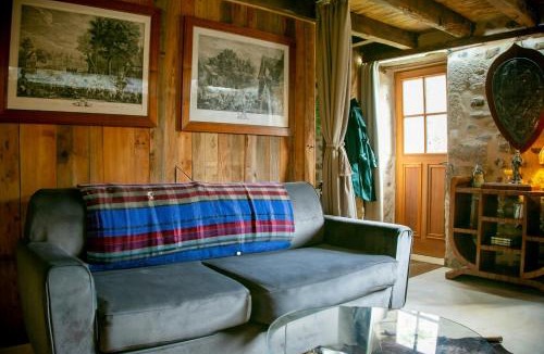 Croze House | Stone Cottage Near Lac De Vassivière