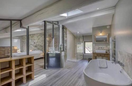 La Begude-de-Mazenc House | Stone House In Lavender Fields Near Grignan
