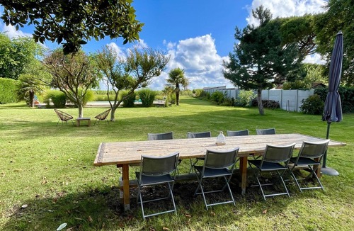 Valeyrac House | Stone house in an idyllic setting, with pool, relaxing and quiet!