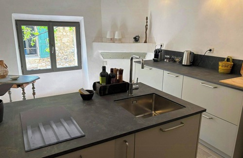 Rustrel House | Stone house near ochre cliffs in the Luberon