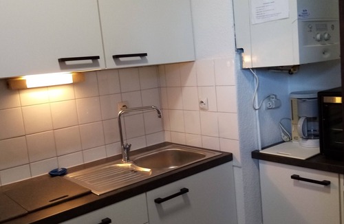 Les Arenes Apartment | STOP CANET-PLAGE-T2-45m²-parking, enclosed garden-quiet, sunny-sleeps 4