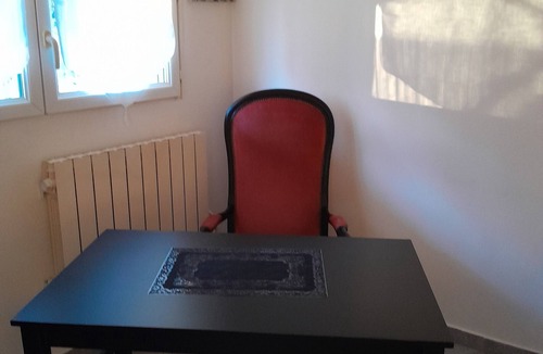 Chateauneuf-du-Rhone Apartment | Studio 25m2. 3 mns south commercial area of Montelimar.