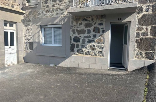 Polminhac House | Studio 30m2, parking, 2 pers, 10 min from Aurillac