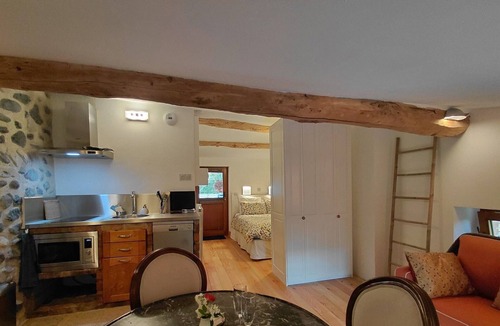 Saint-Martin-le-Superieur Apartment | Studio 4 people with water room
