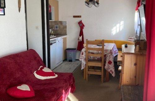 Jeux Apartment | Studio 4 pers, coeur station, prox pistes, balcon, animaux OK, TV, cuisine équipée, casier à skis - FR-1-405-41
