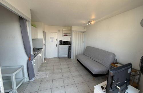 Argeles Plage Apartment | Studio Alcôve 3 pers avec balcon et parking privé à 300m des plages d'Argelès - FR-1-388-60