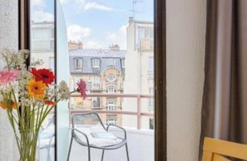 Quartier de la Salpetriere Apartment | Studio Apartment With Balcony In Austerlitz