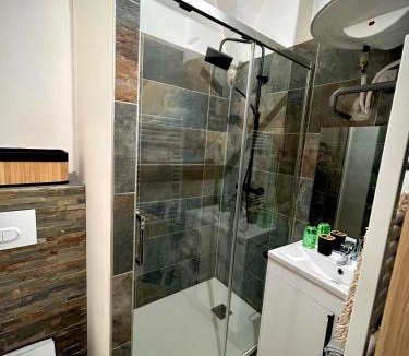 Draguignan Apartment | Studio atypique en RDC