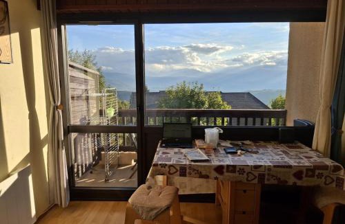 Font-Romeu-Odeillo-Via Apartment | Studio avec vue et wifi with terrace