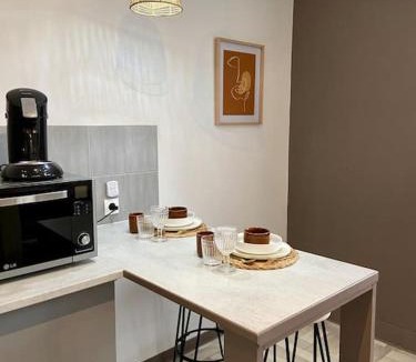 Bourg-en-Bresse Apartment | Studio avec Balcon proche Gare