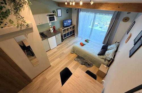 Mudaison Apartment | Studio avec jardin privé et parking gratuit
