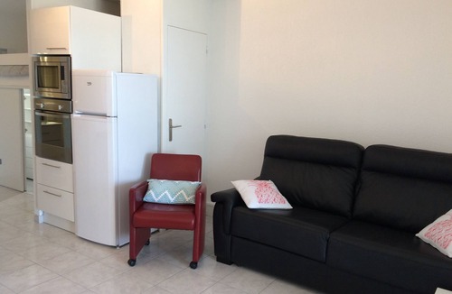 La Cote Radieuse Apartment | Studio cab 30m2 + 8m2 terrace facing the sea, private parking, air conditioning, WIFI