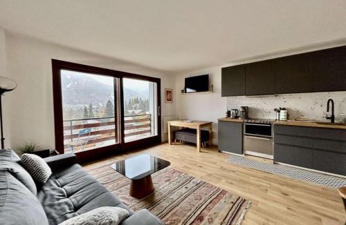 Monetier-les-Bains Apartment | Studio cabine 4 pers avec balcon, près commerces et navette gratuite - FR-1-330F-230