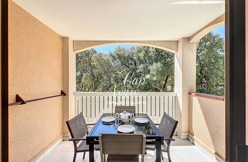 Le Lavandou Apartment | Studio Cabin 4 pers 2 stars 50m beach Pierre et Vacances Pramousquier