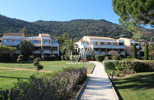 Le Lavandou Apartment | Studio Cabin 4 pers 2 stars 50m beach Pierre et Vacances Pramousquier