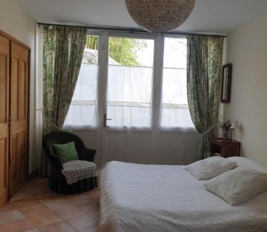 Sauzet Bed & Breakfast | Studio, chambre d'hôtes dans mas provençal