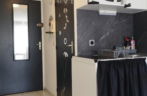 La Madeleine Apartment | Studio Climatisé, lumineux à 5 min de la promenade des anglais