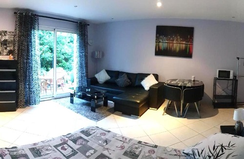 Corbeil-Essonnes Apartment | STUDIO Confort Clim 20min Orly-45min Paris Disney