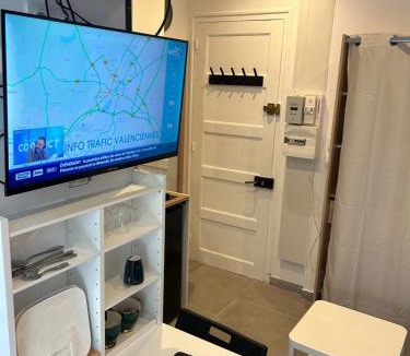 Quartier Chorier-Berriat Apartment | Studio confortable, tout équipé, balcon ,hyper centre ville
