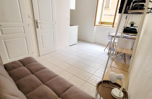 Bedarieux Apartment | Studio cosy au coeur du centre ville