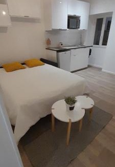 Millau Apartment | Studio cosy avec petit exterieur sur courette