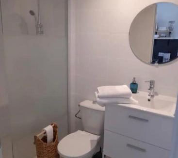 Roaix House | Studio cosy et climatisé - Tout équipé - Parking privé
