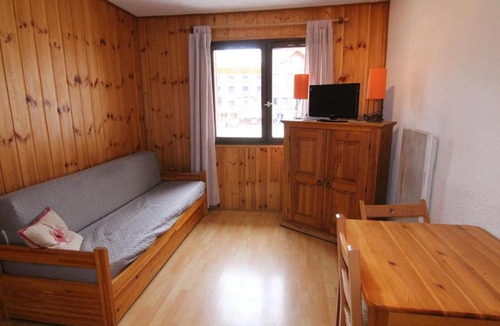 Jeux Apartment | Studio cosy pour 4 pers., pied des pistes Alpe d'Huez, centre-station, TV, cuisine équipée, casier à skis - FR-1-405-60
